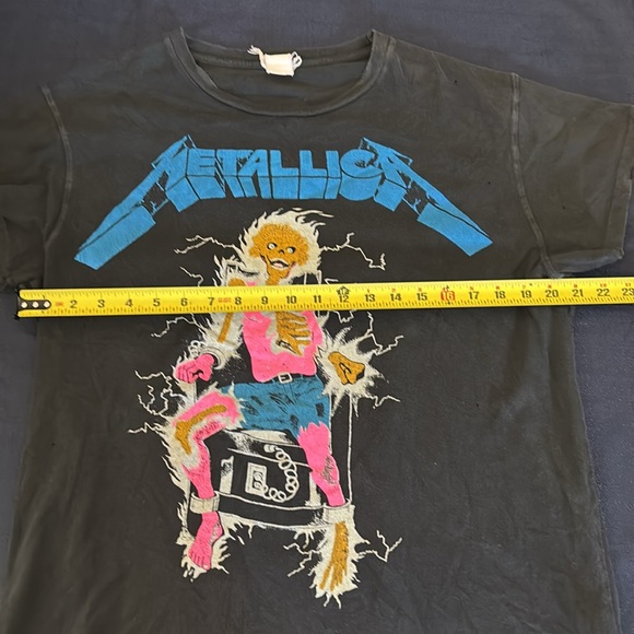 Black Short Sleeve Tee with Graphic Design - Picture 5 of 8